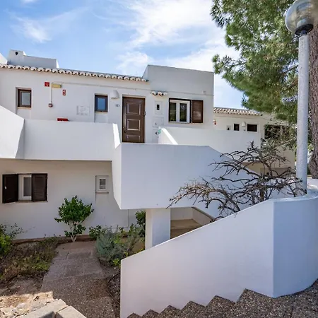 Apartamento Sunny Flat With A Balcony & Pool By Hostwise *