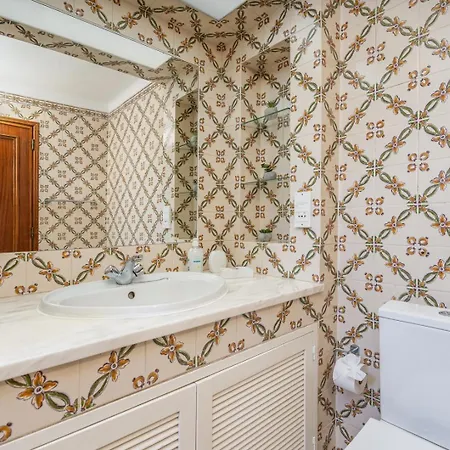 Sunny Flat With A Balcony & Pool By Hostwise *