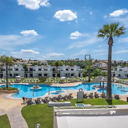 Lejlighed Sunny Flat With A Balcony & Pool By Hostwise *