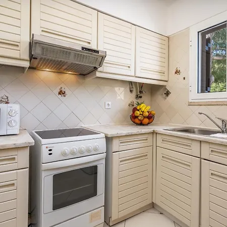 Apartment Hostwise - Sunny Flat With A Balcony & Pool