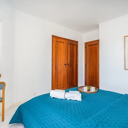 Διαμέρισμα Sunny Flat With A Balcony & Pool By Hostwise Αλμπουφέιρα