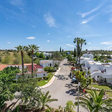 Hostwise - Sunny Flat With A Balcony & Pool * Albufeira