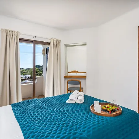Hostwise - Sunny Flat With A Balcony & Pool Apartment *